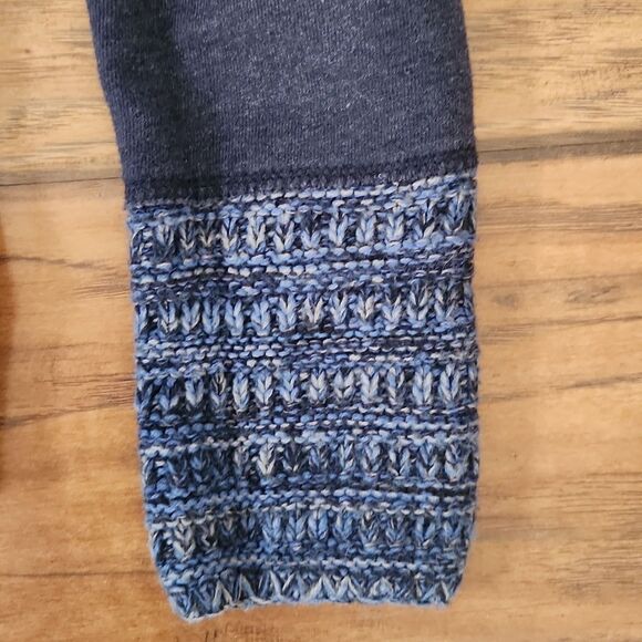 Aeropostale navy blue women's medium hooded sweatshirt with crocheted cuffs - Picture 2 of 8